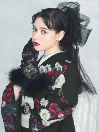 振袖 アネモネブーケ(黒) 帯 縞(白金) 小物別売