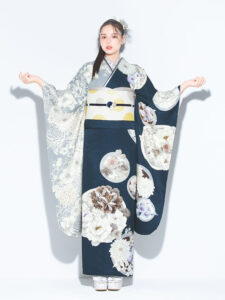 正絹振袖 花丸紋と菊(片身替り／紺) 帯 ドット(オフ) 小物別売